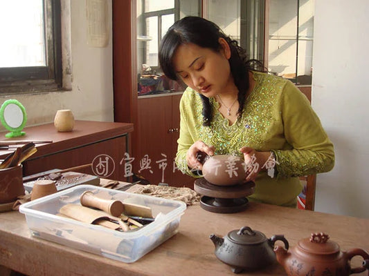 yixing teapot artist Zhou Qindi