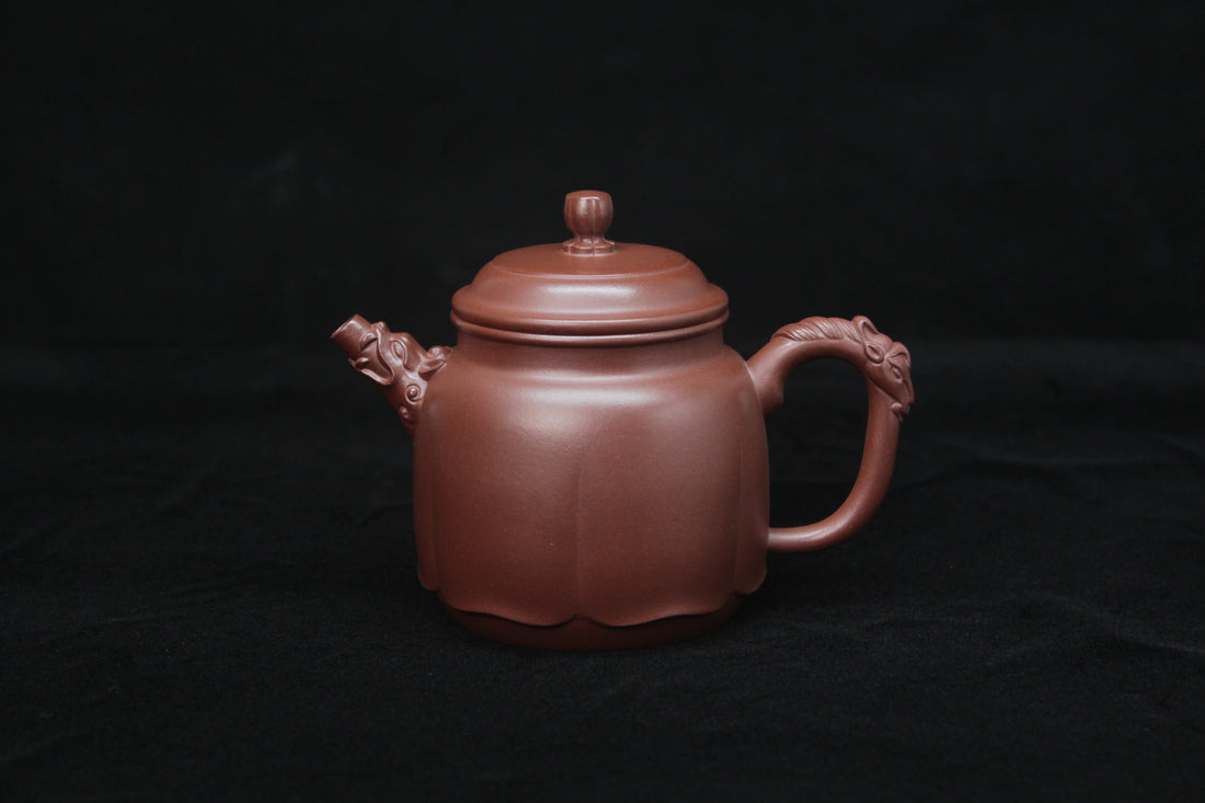 Characteristics of Yixing teapot