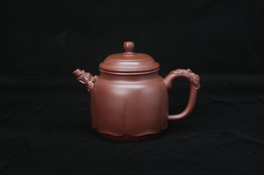 Characteristics of Yixing teapot