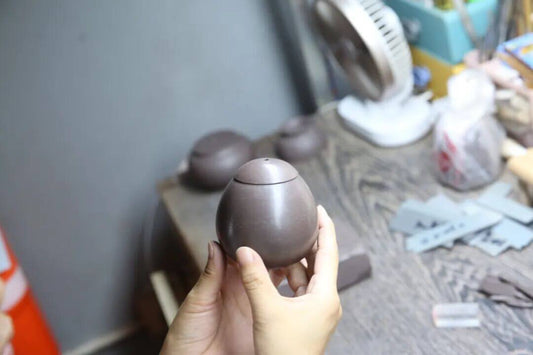 A Yixing teapot in the making