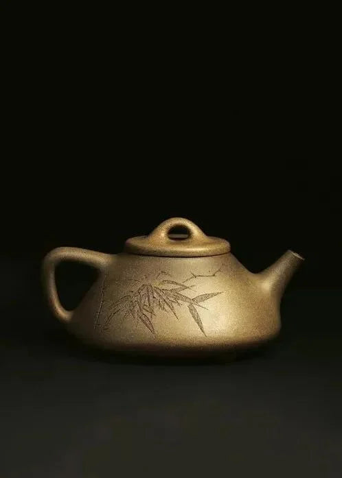 A shi piao teapot made by Shen Xi, inscribed by Qu Ziye, and fitted with a replacement lid by Gu Jingzhou.