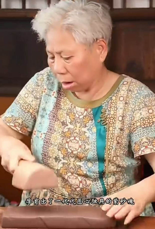 yixing teapot artist Bao zhenglan
