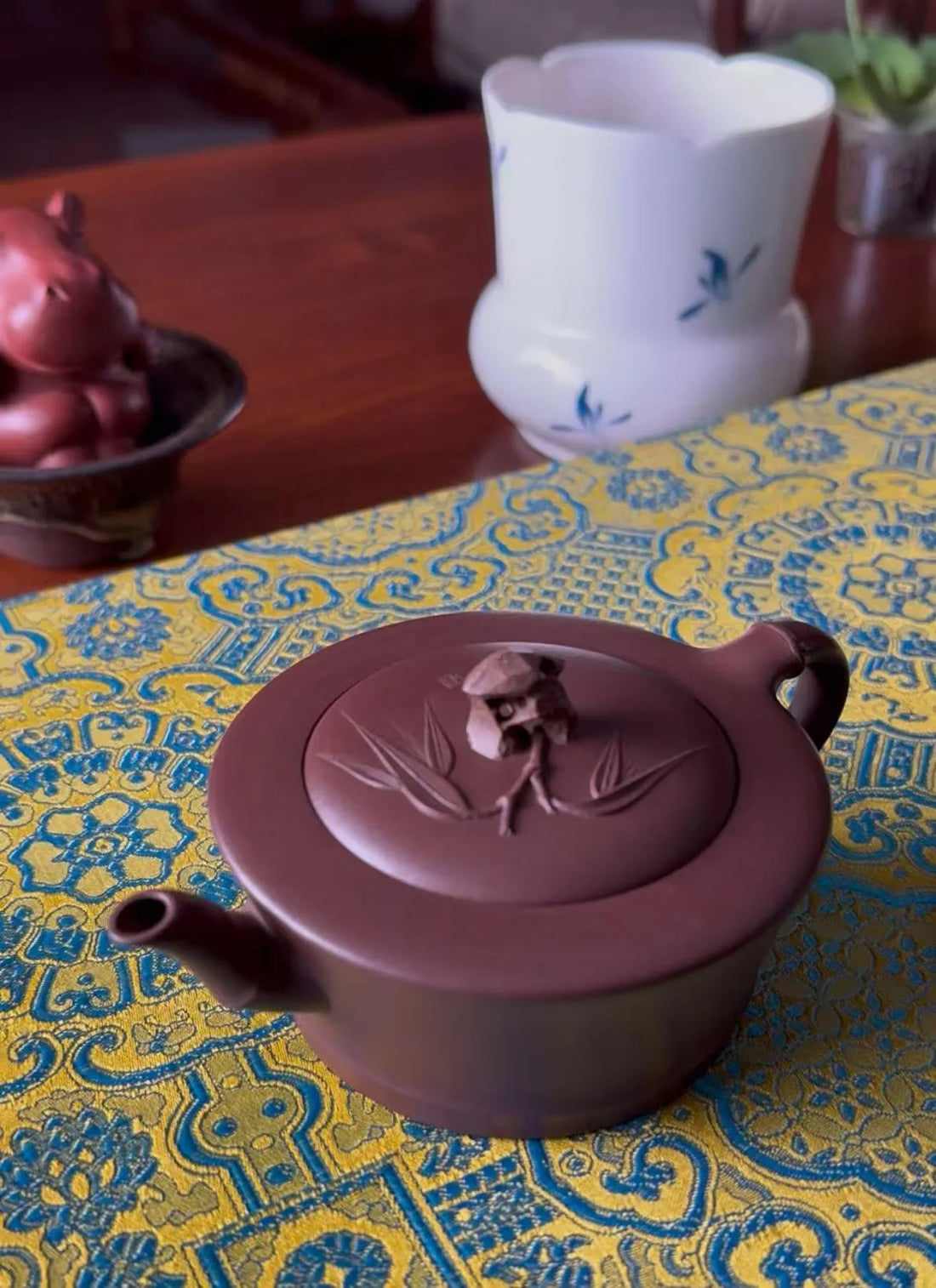 yixing teapot on the table