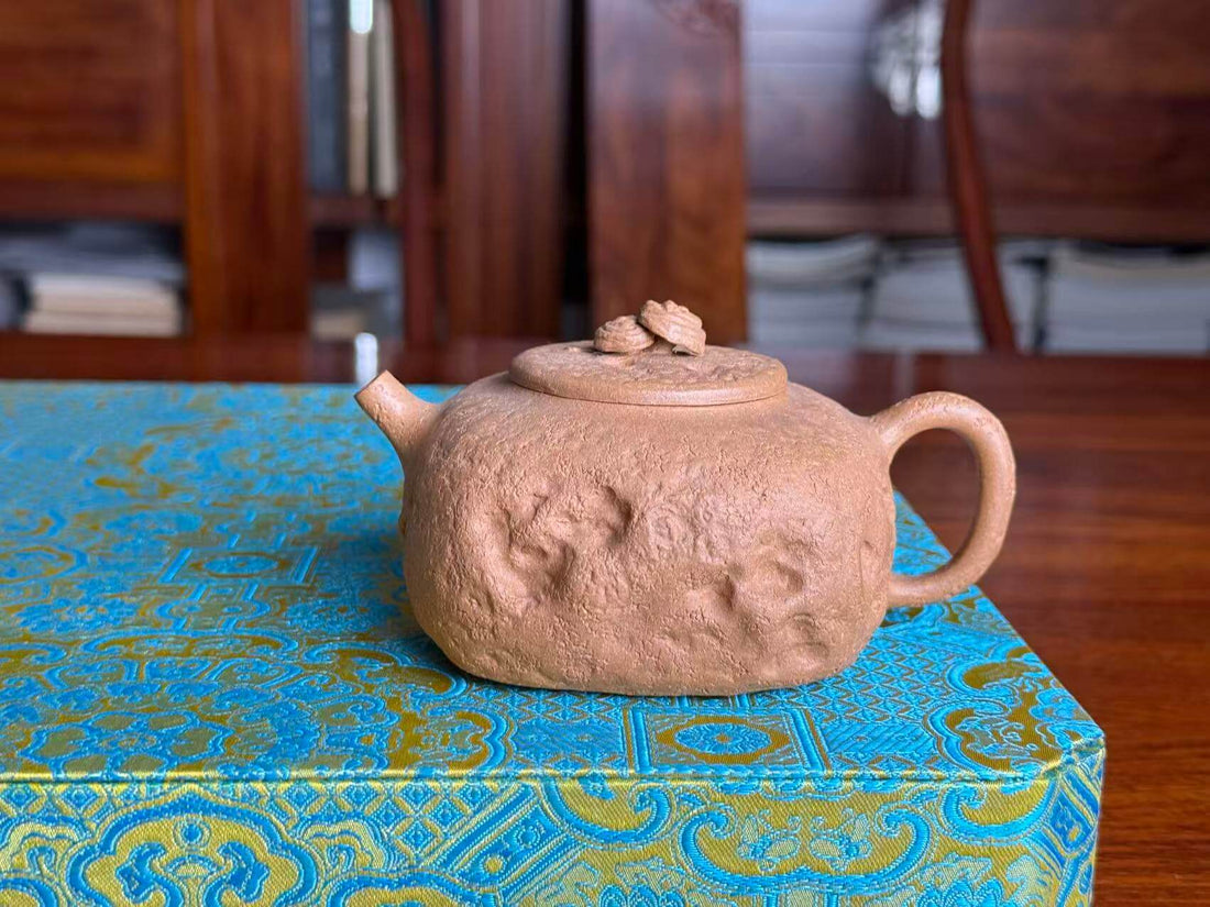 Lingzhi Gongchun teapot