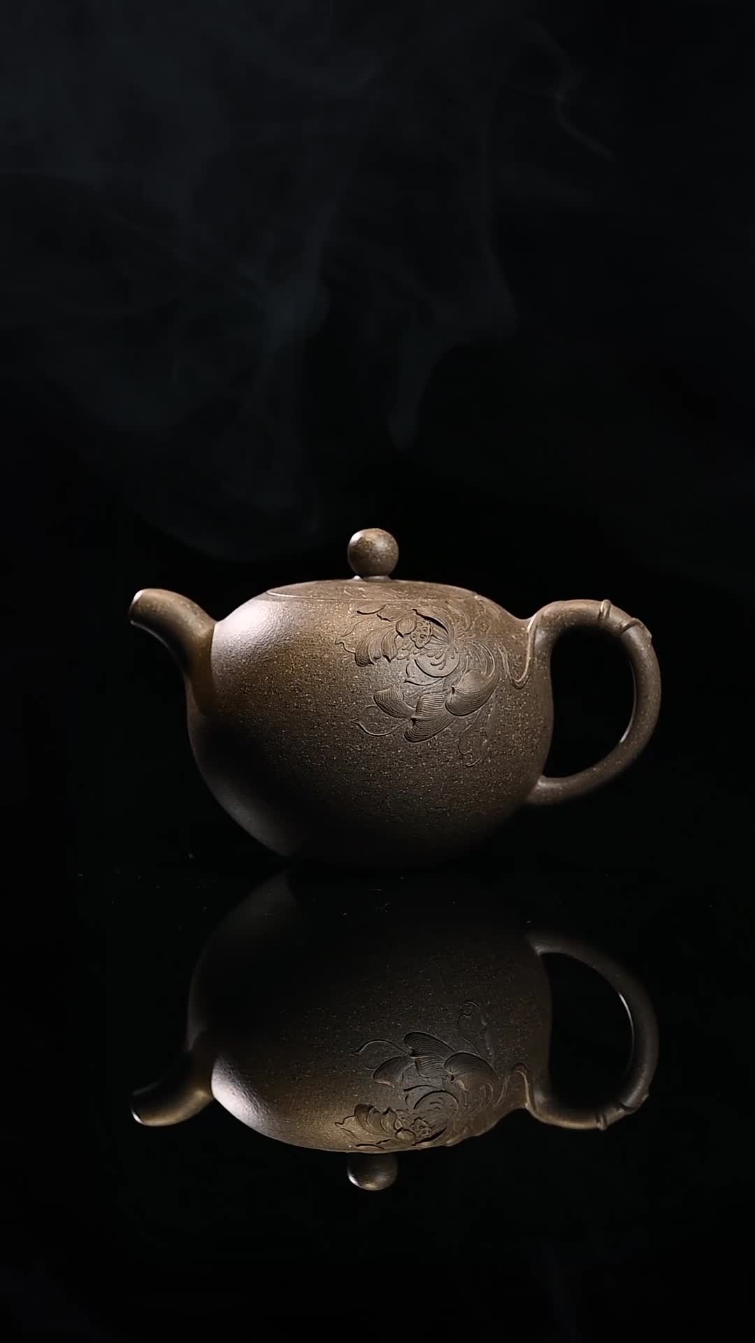 Siyutao artwork teapot lotus 180ml fully handmade by Wei Ren