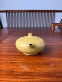 Collectible teapot named xiang zhi 祥至 fully handmade by wang tian tian with ben shan lv ni  270ml