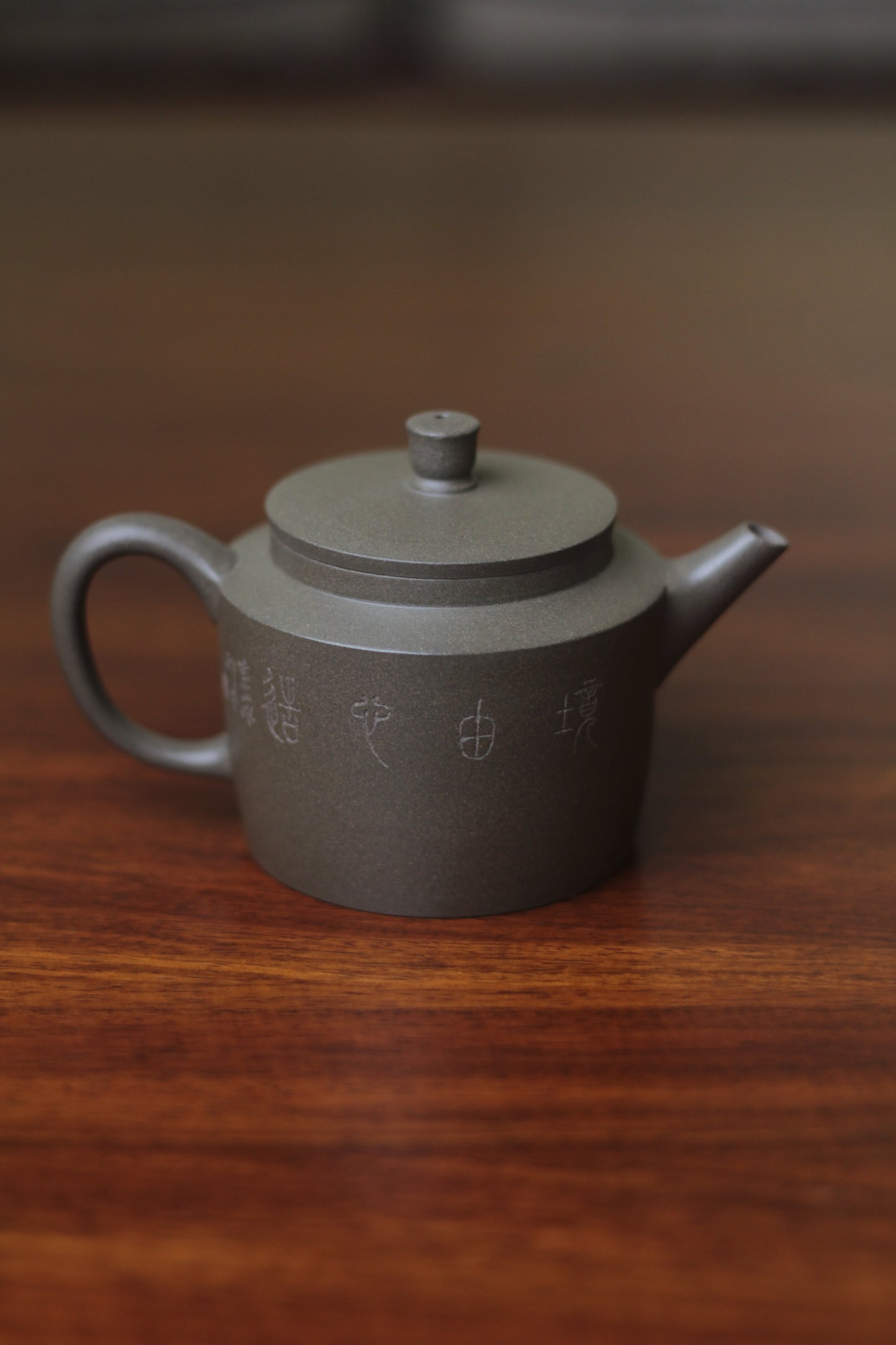 Clay teapot snow bamboo back