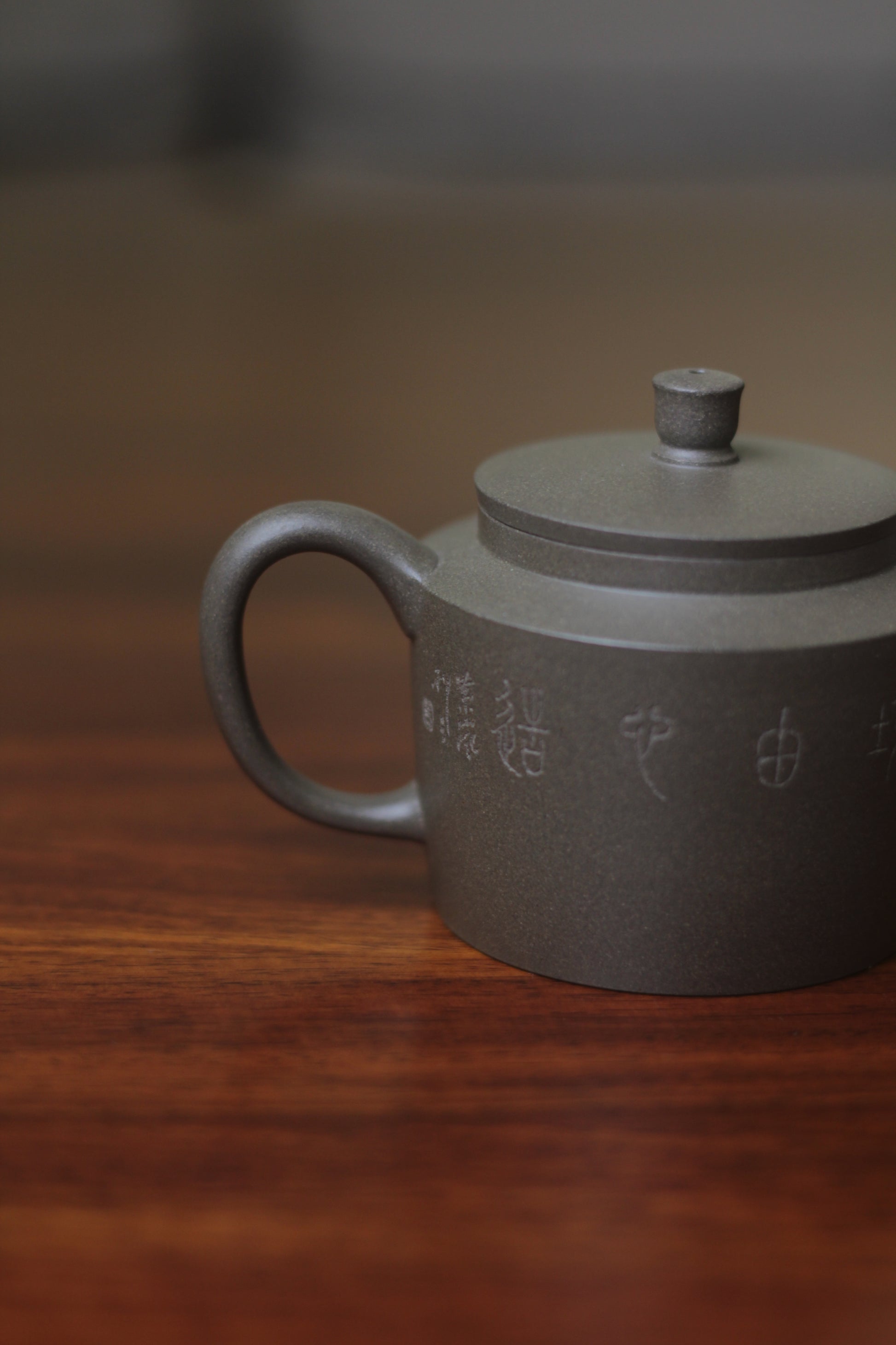 Clay teapot snow bamboo handle