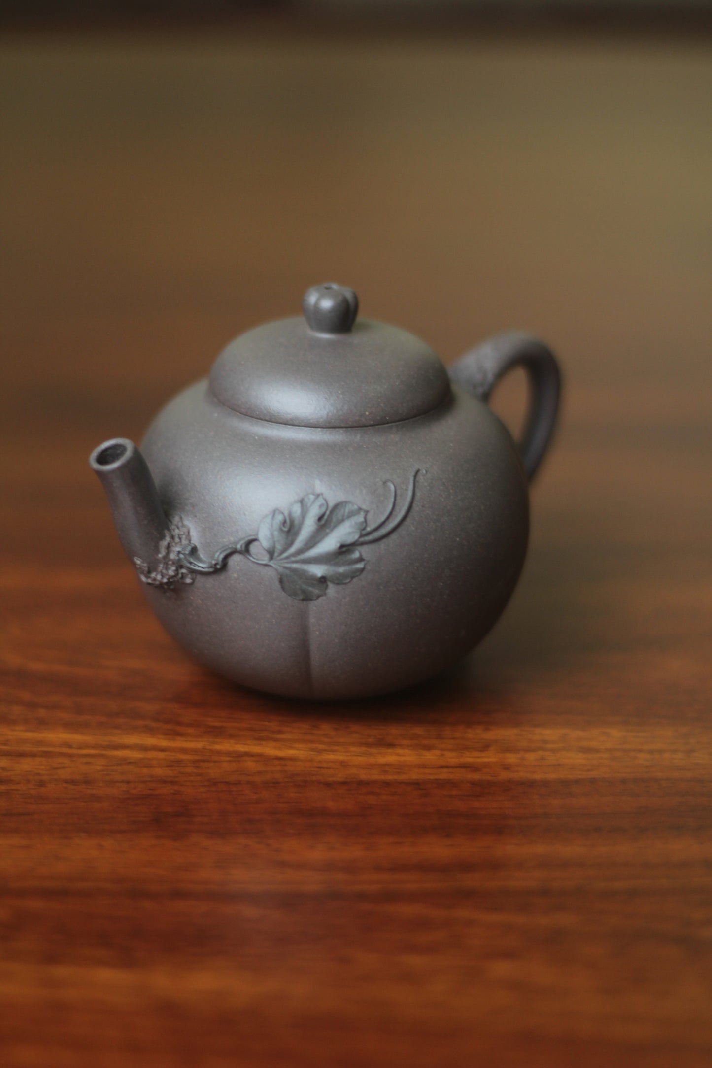 Collectible Teapot Named Qiu Qu left