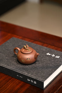 Yixing teapot Golden Rooster 200ml full handmade