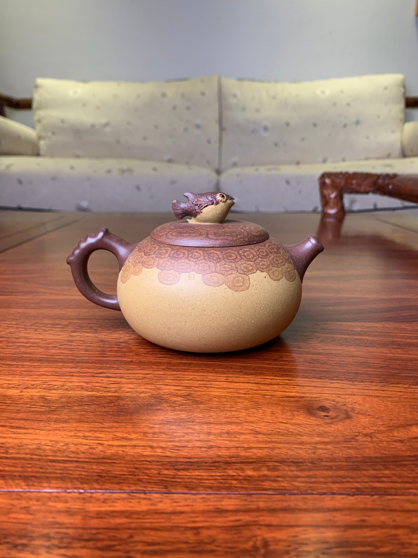 Siyutao artwork teapot he tun fish 280ml fully handmade by Wei Ren