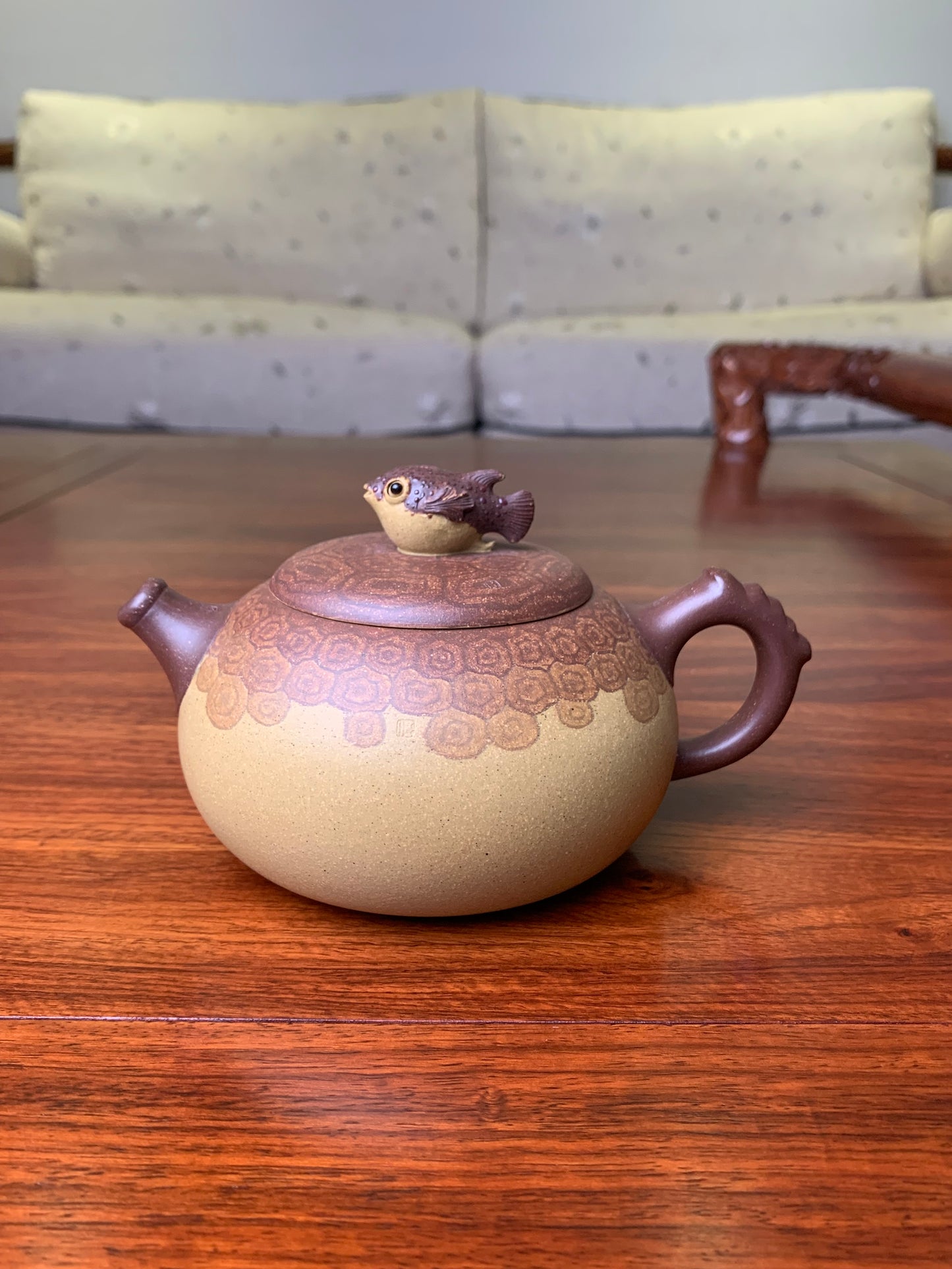 Siyutao artwork teapot he tun fish 280ml fully handmade by Wei Ren