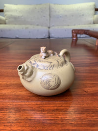 Artwork Yixing teapot tiger 300ml fully handmade