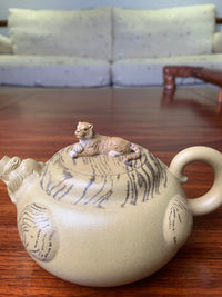 Artwork Yixing teapot tiger 300ml fully handmade