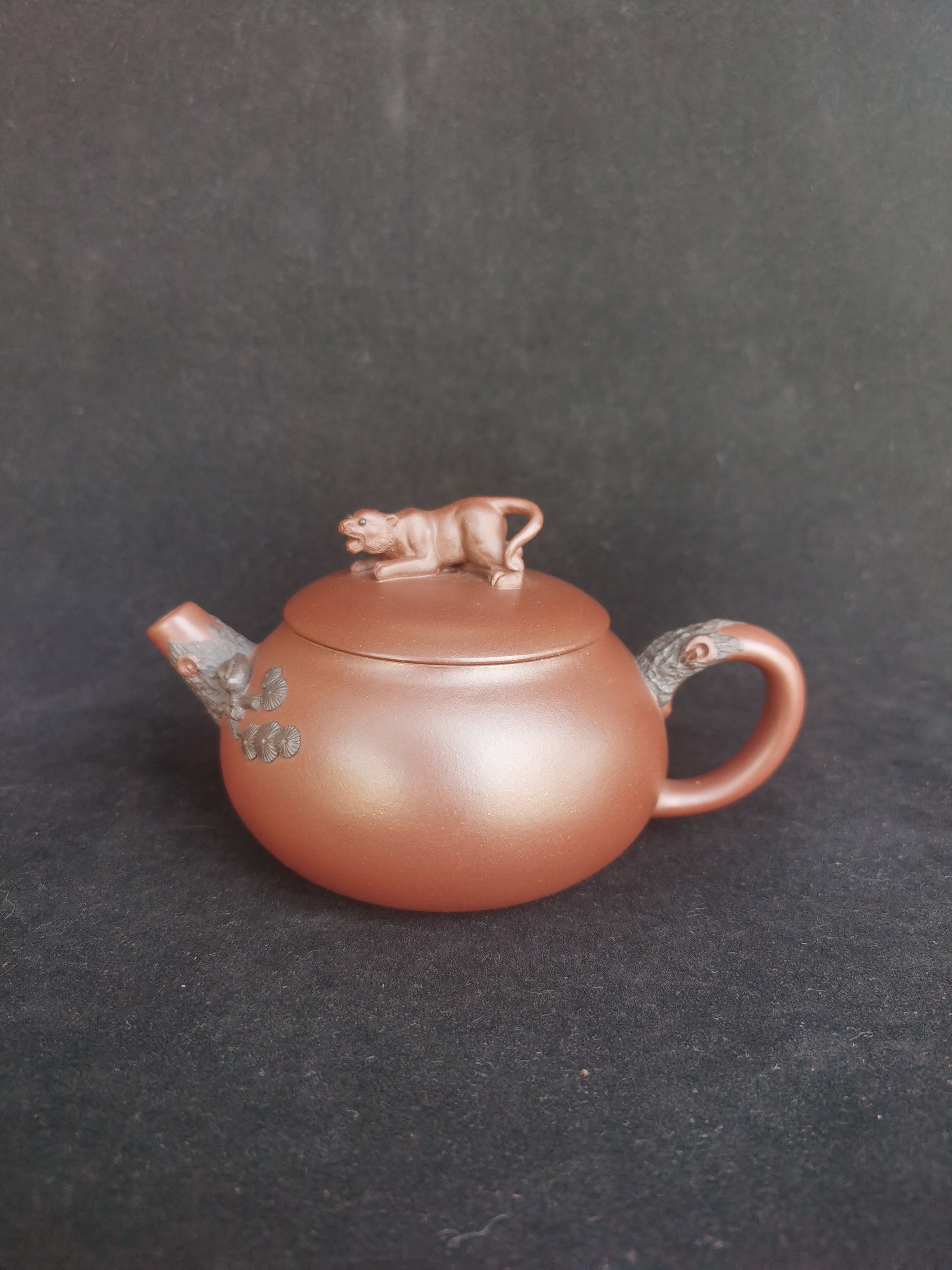 Yixing teapot leopard 200ml Gu Fa Lian ni (Most Archaic Clay Forming)DiCaoQing clay from HuangLongMine4  full handmade