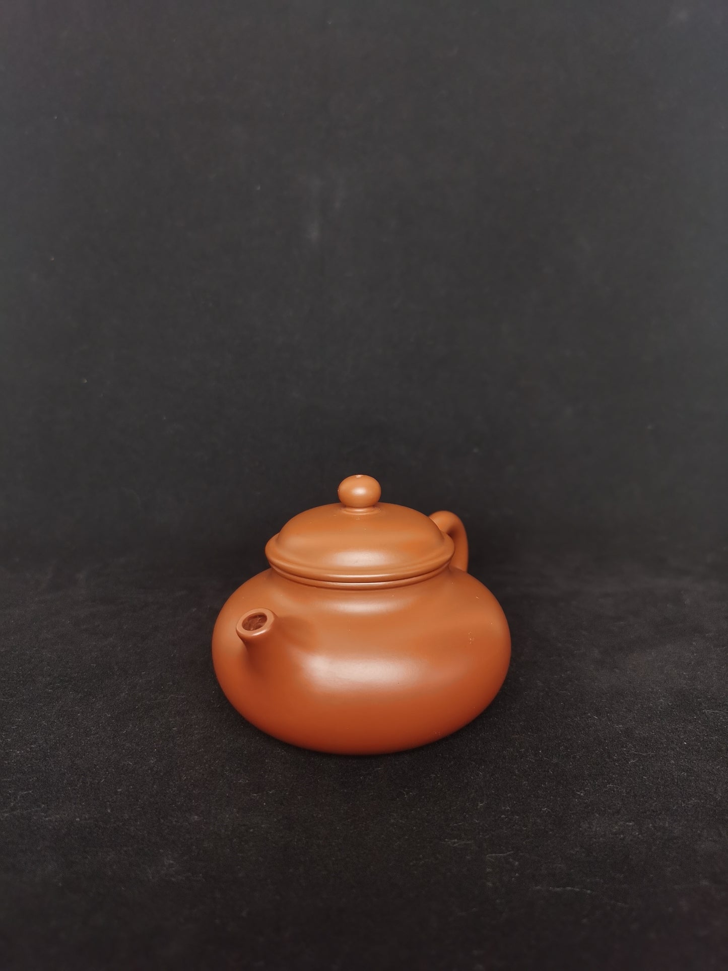 Siyutao Rong Tian handcrafted 120ml yixing teapot