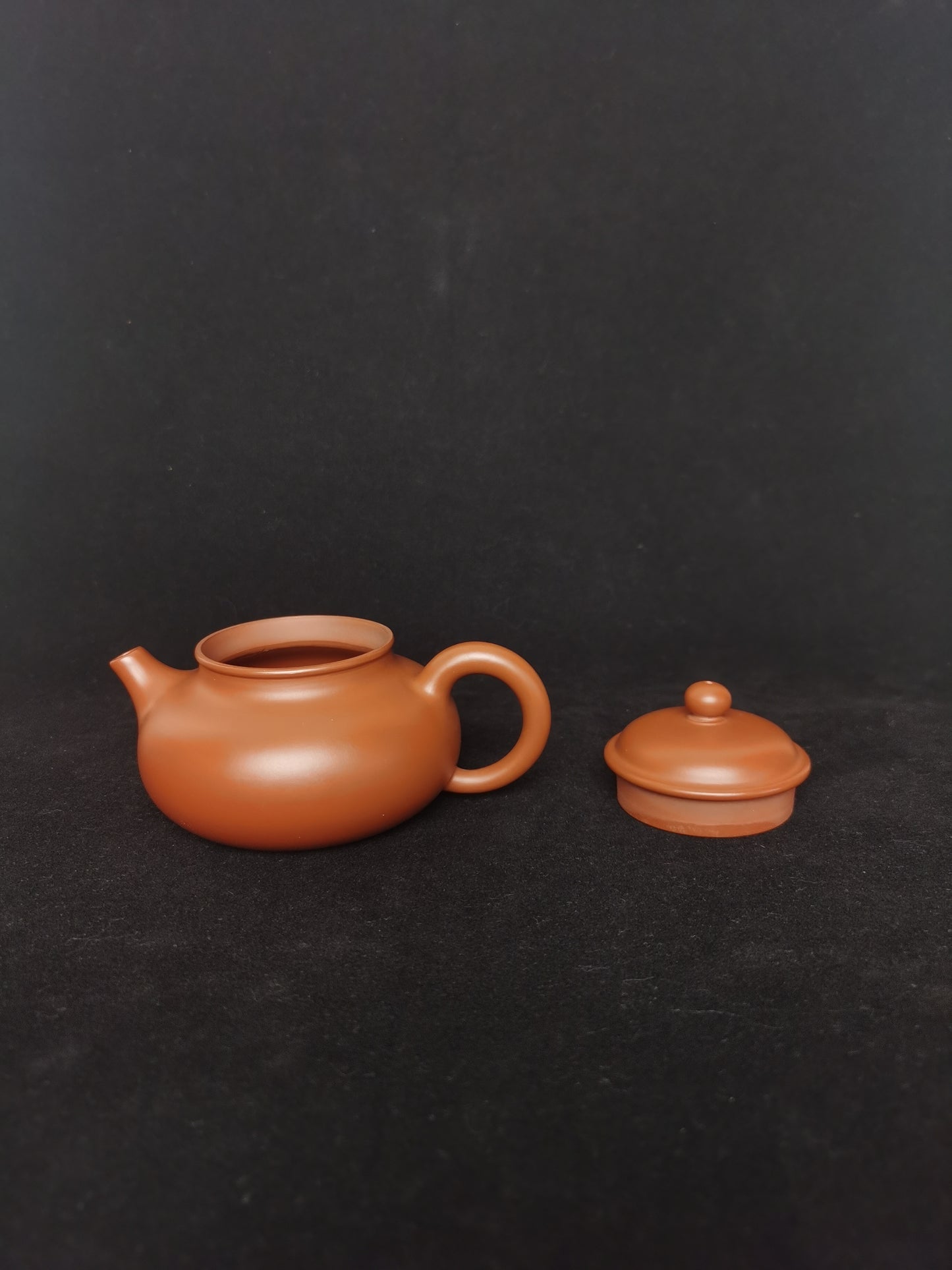 Siyutao Rong Tian handcrafted 120ml yixing teapot