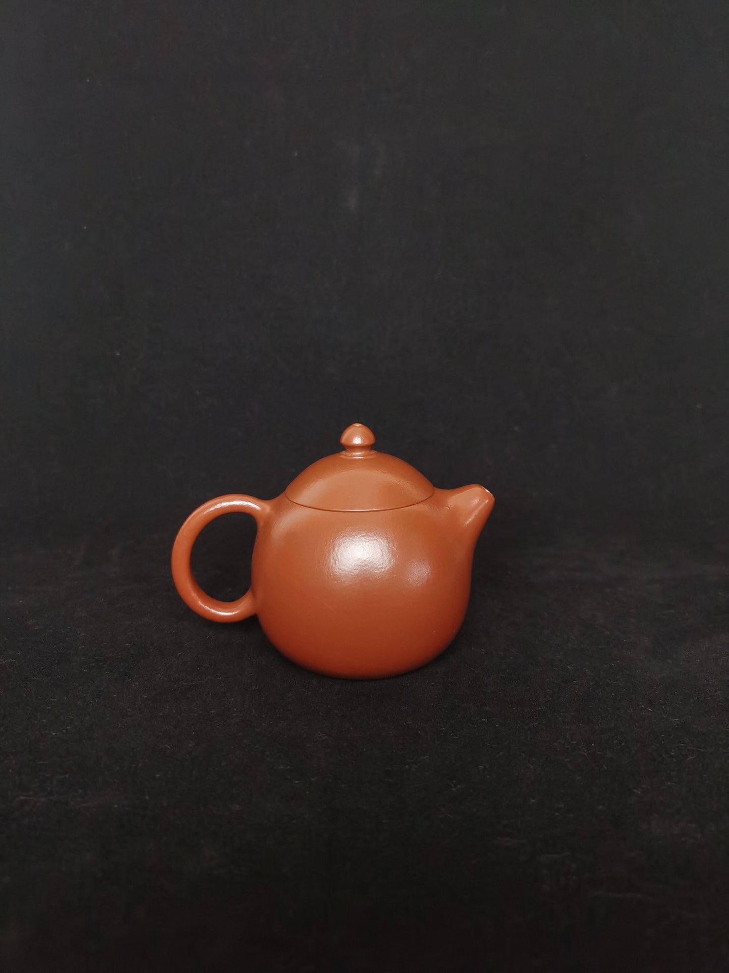 Siyutao Teapot The dragon egg Handcrafted 115ml Yixing Teapot