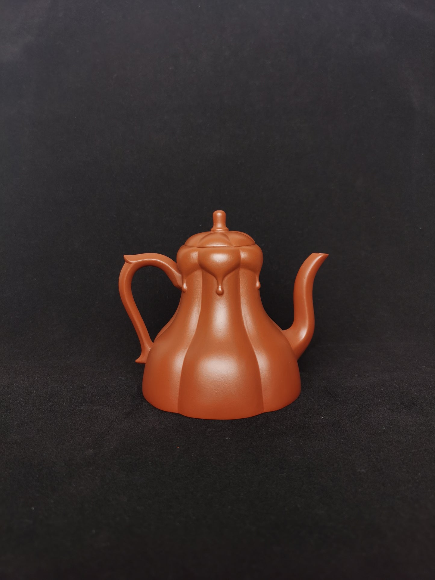 Siyutao the Magnolia full handcrafted 180ml yixing teapot