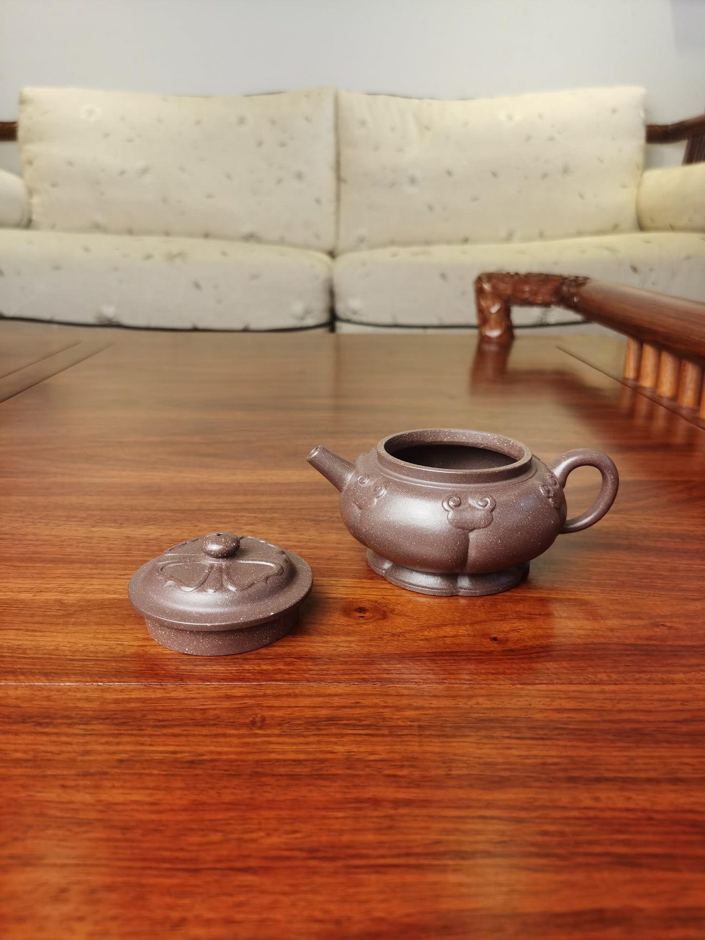 Artwork Yixing teapot Lotus Platform 180ml fully handmade