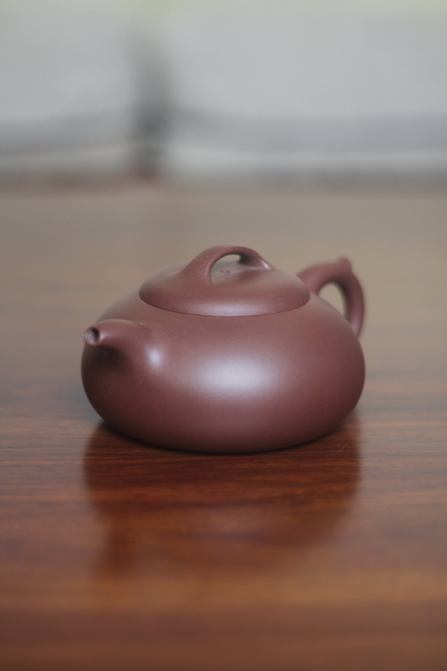 Teapot named guo qiao bian fu 280ml fully handmade by artist