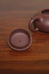 Teapot named guo qiao bian fu 280ml fully handmade by artist