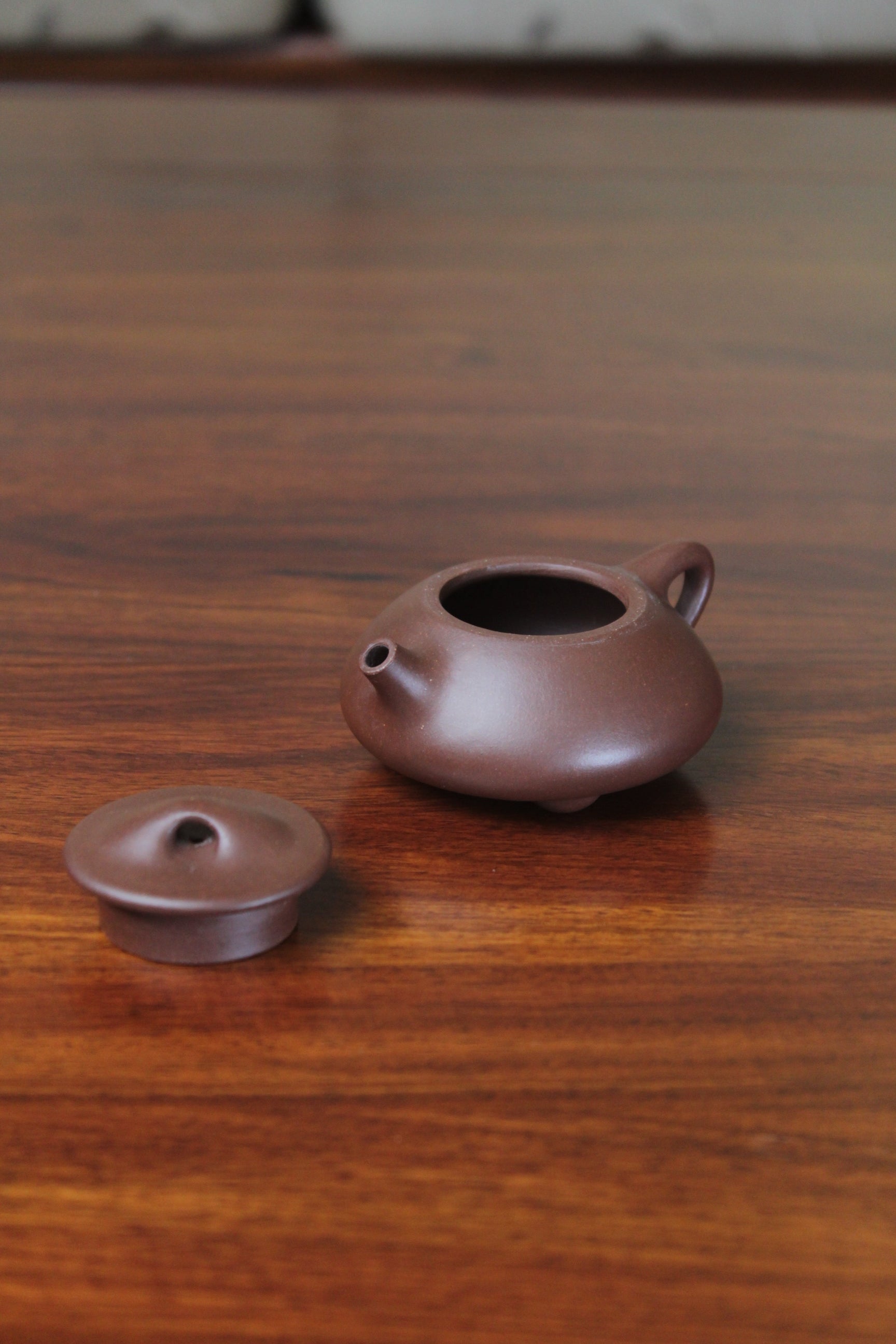 Yixing clay teapot shi piao details