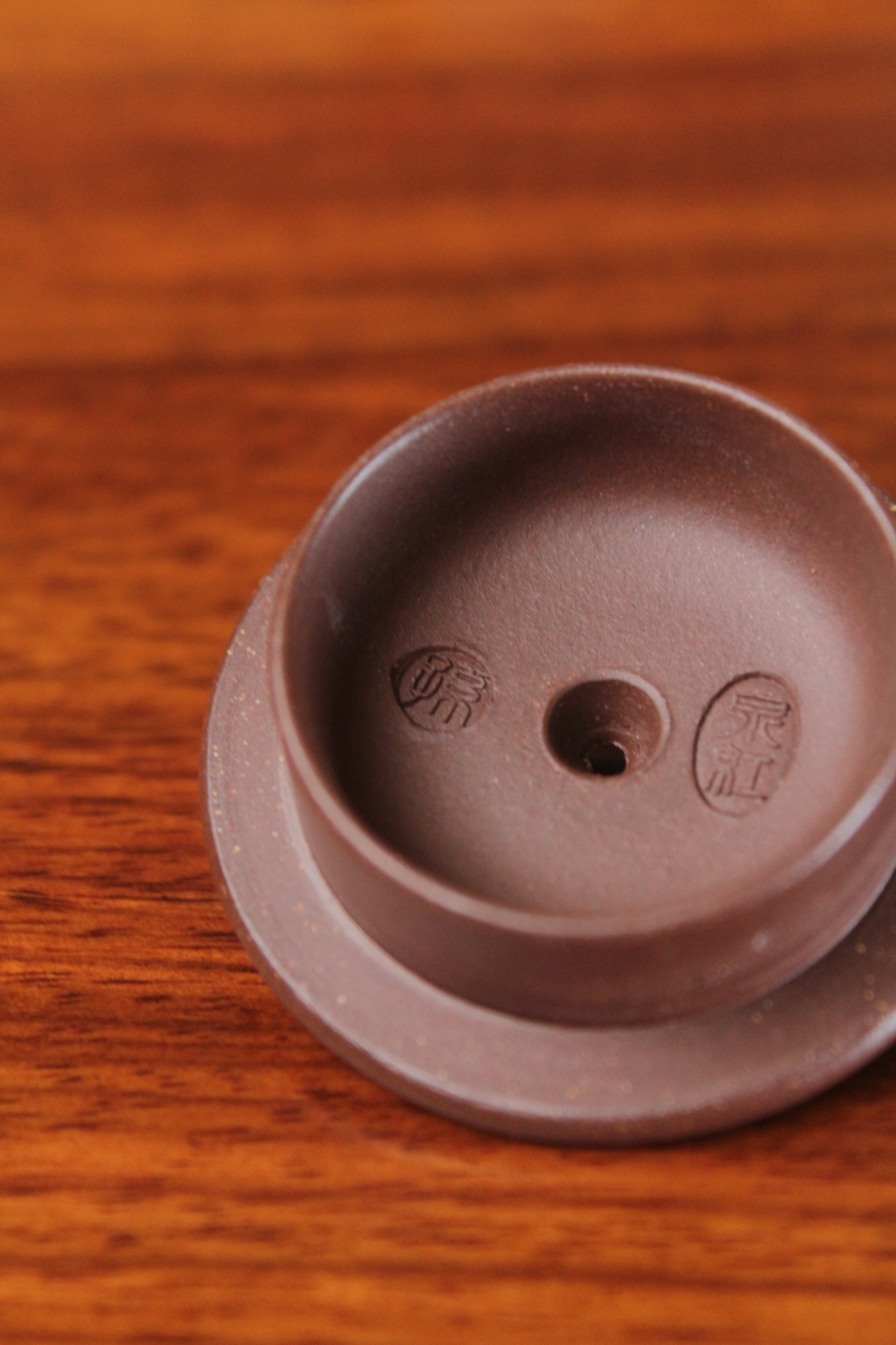 Yixing clay teapot shi piao lid marks