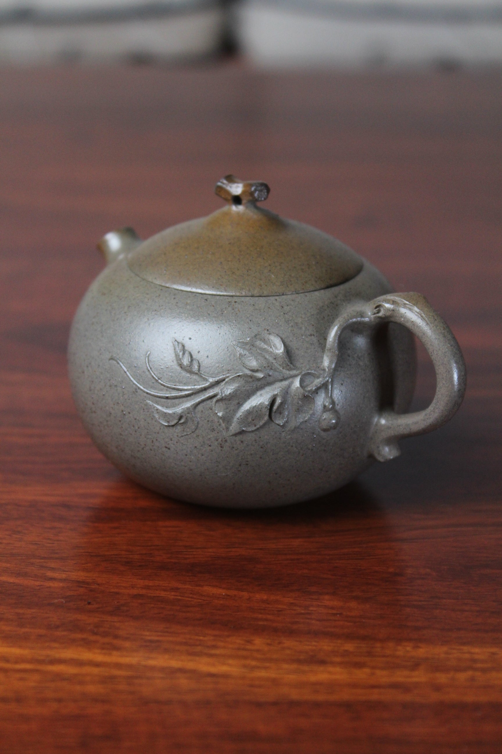 yixing teapot Hu Lu detail