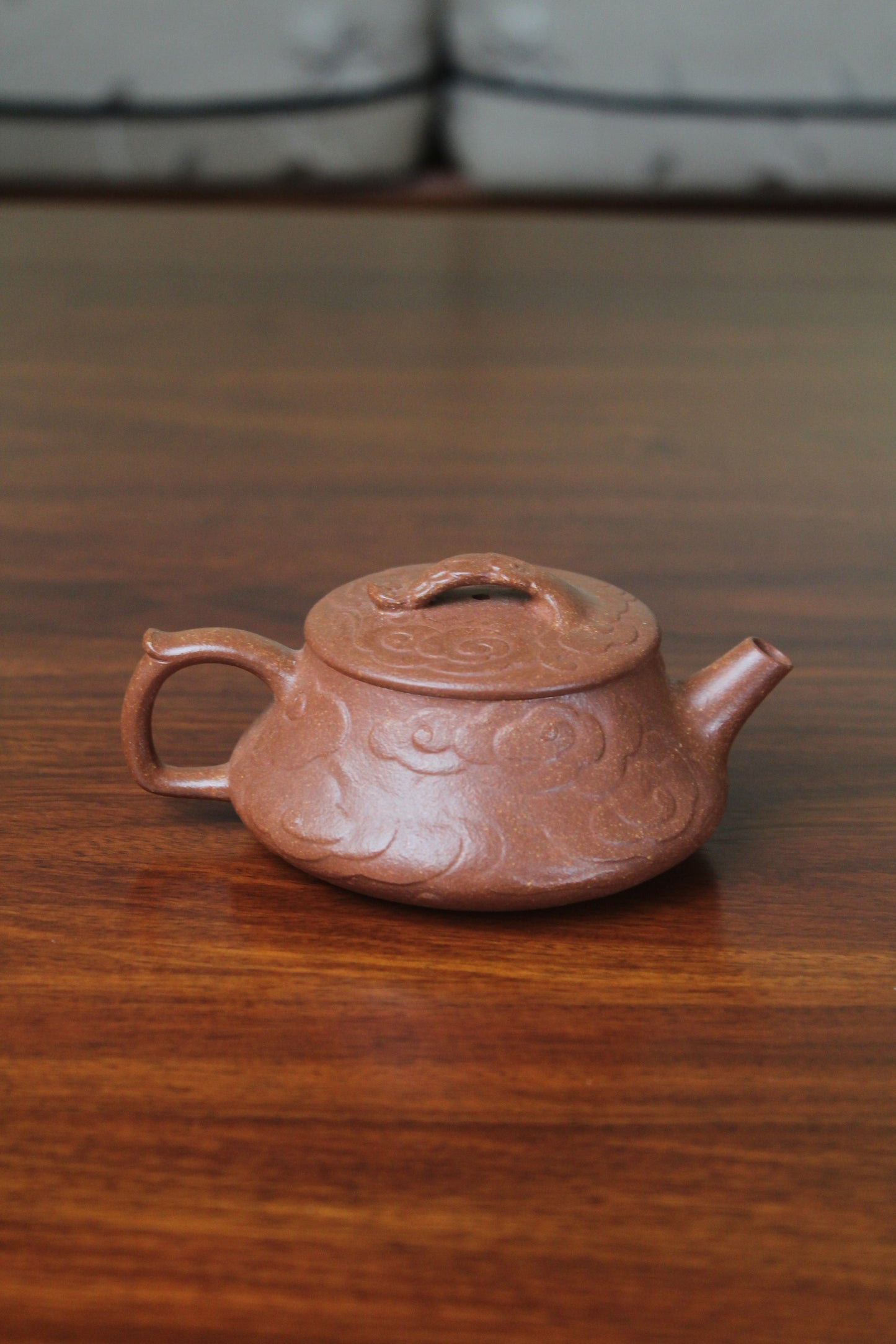 yixing clay teapot handmade yun back