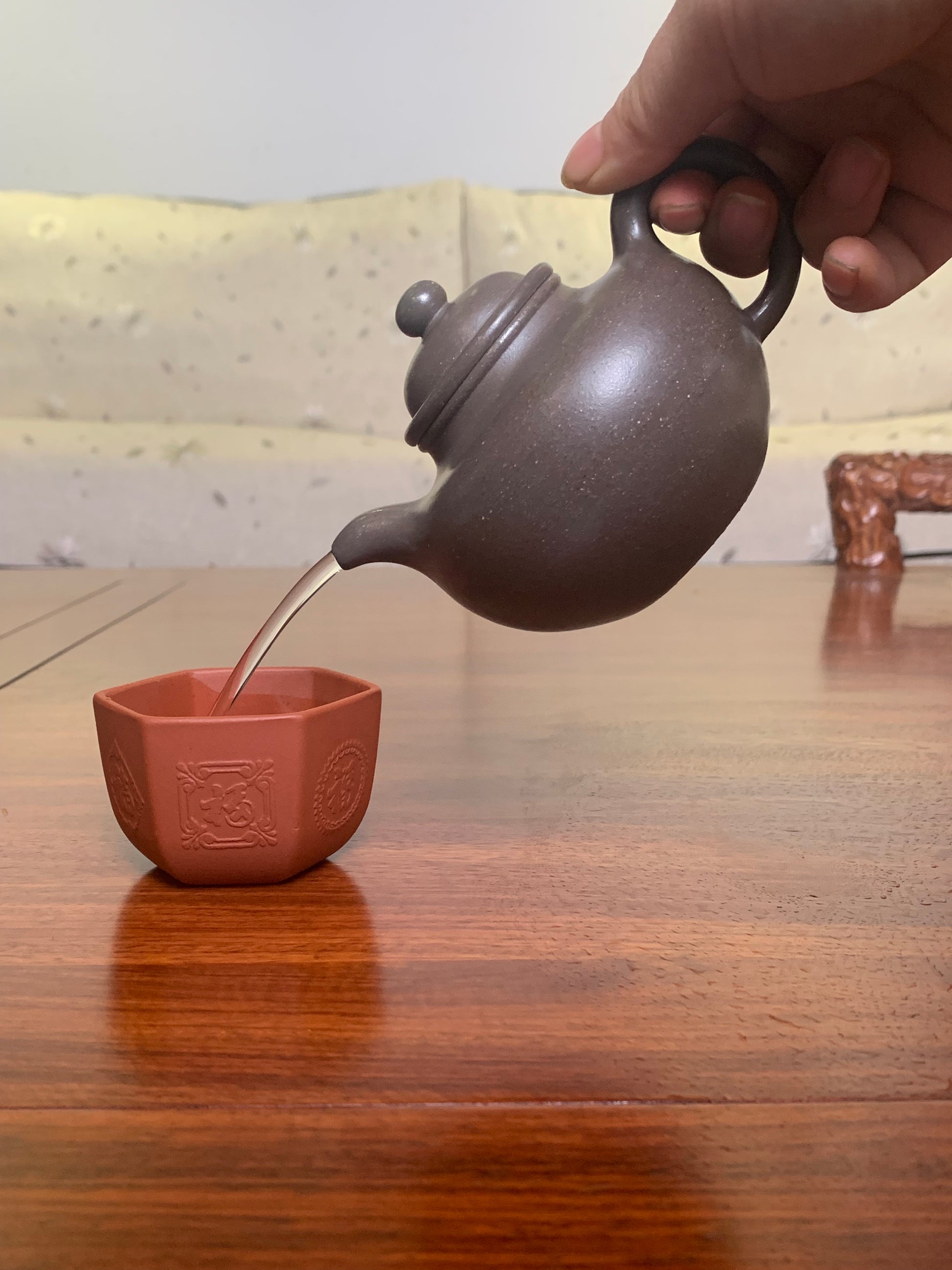 Teapots named duo qiu pour