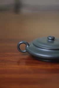 Teapots named Xu bian handmade with clay handle