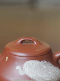 Yixing clay teapot peacock lid