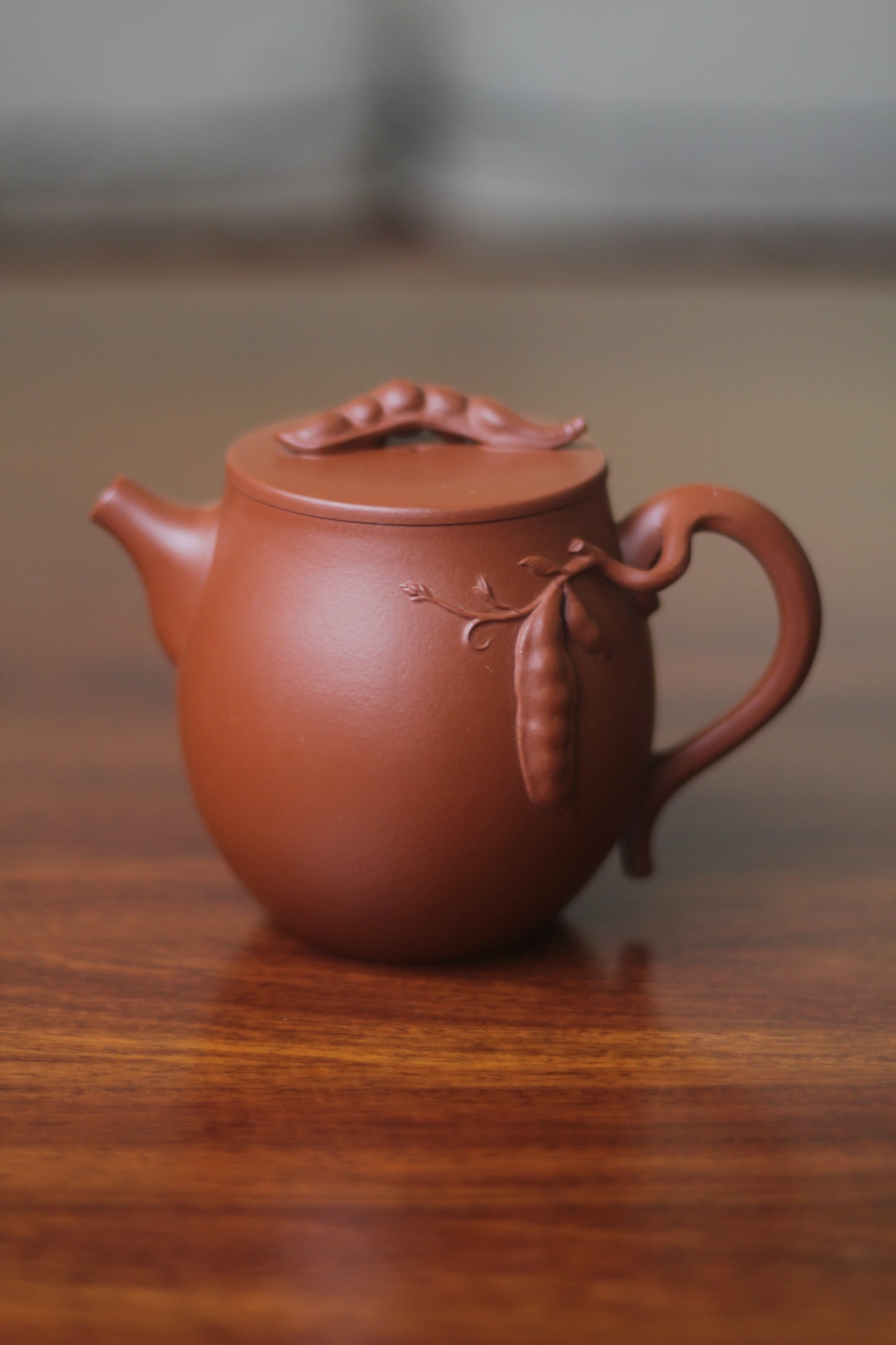 yixing teapot pea design front