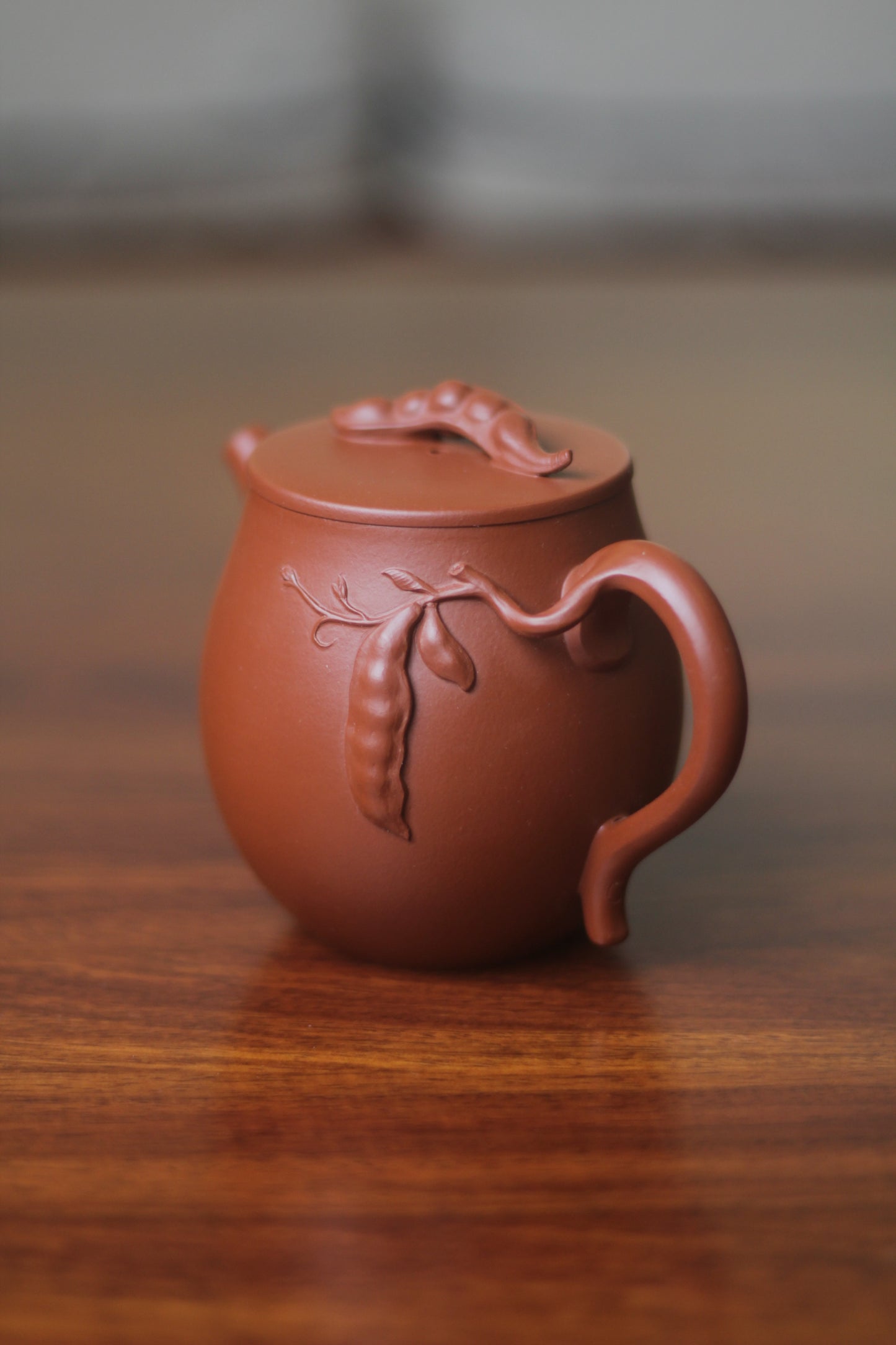 yixing teapot pea design details