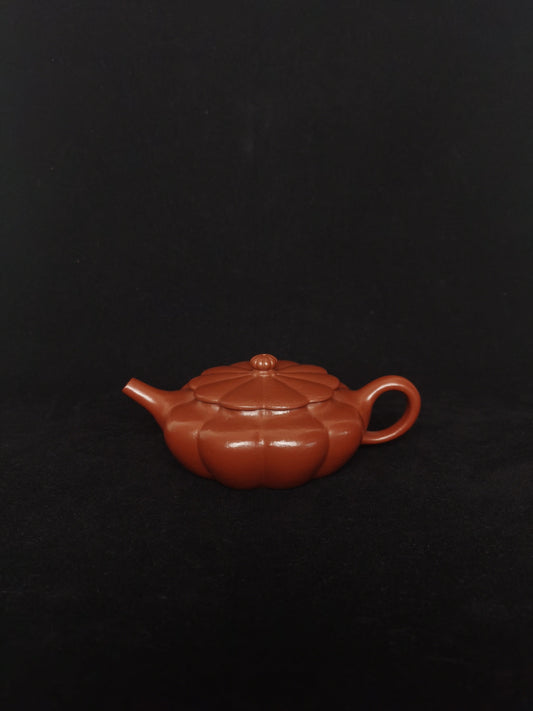 artistic teapots xu bian from zisha art gallery | SiYuTao Teapot