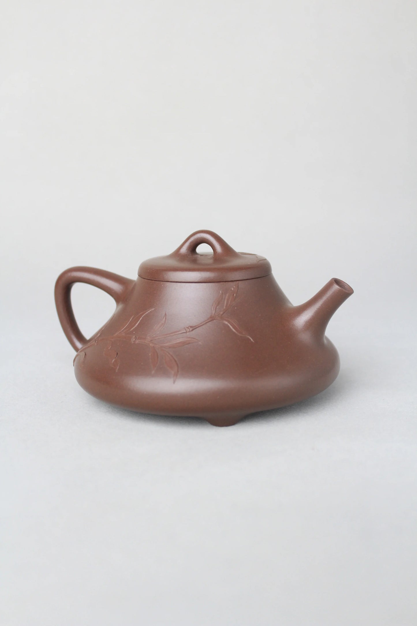 the back view of the artwork teapot shi piao