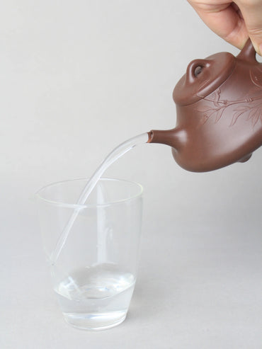 the pour of the shi piao teapot is excellent