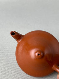 Overhead view of the spout’s handcrafted craftsmanship details