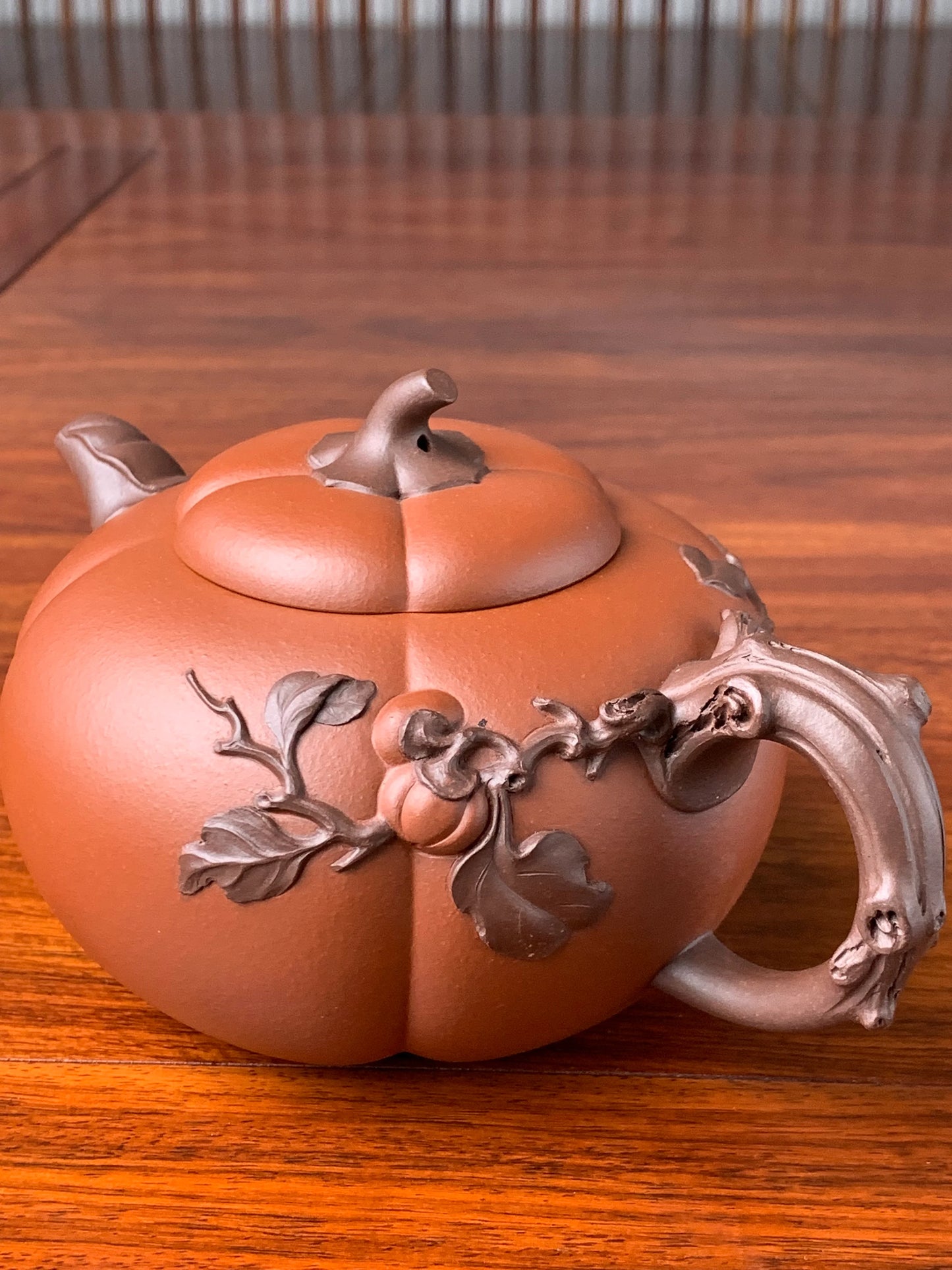 Close up photo of the teapot body