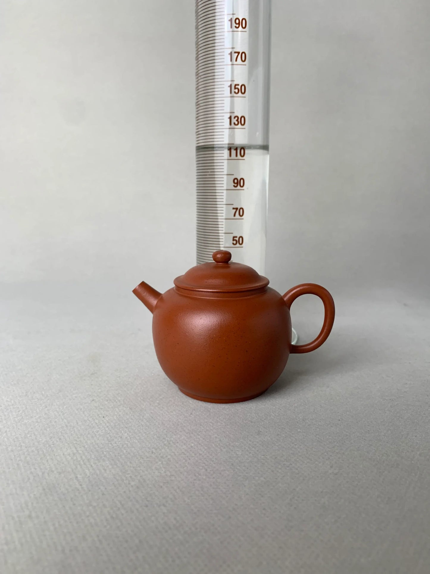 the capacity of the collecible teapot is 120ml