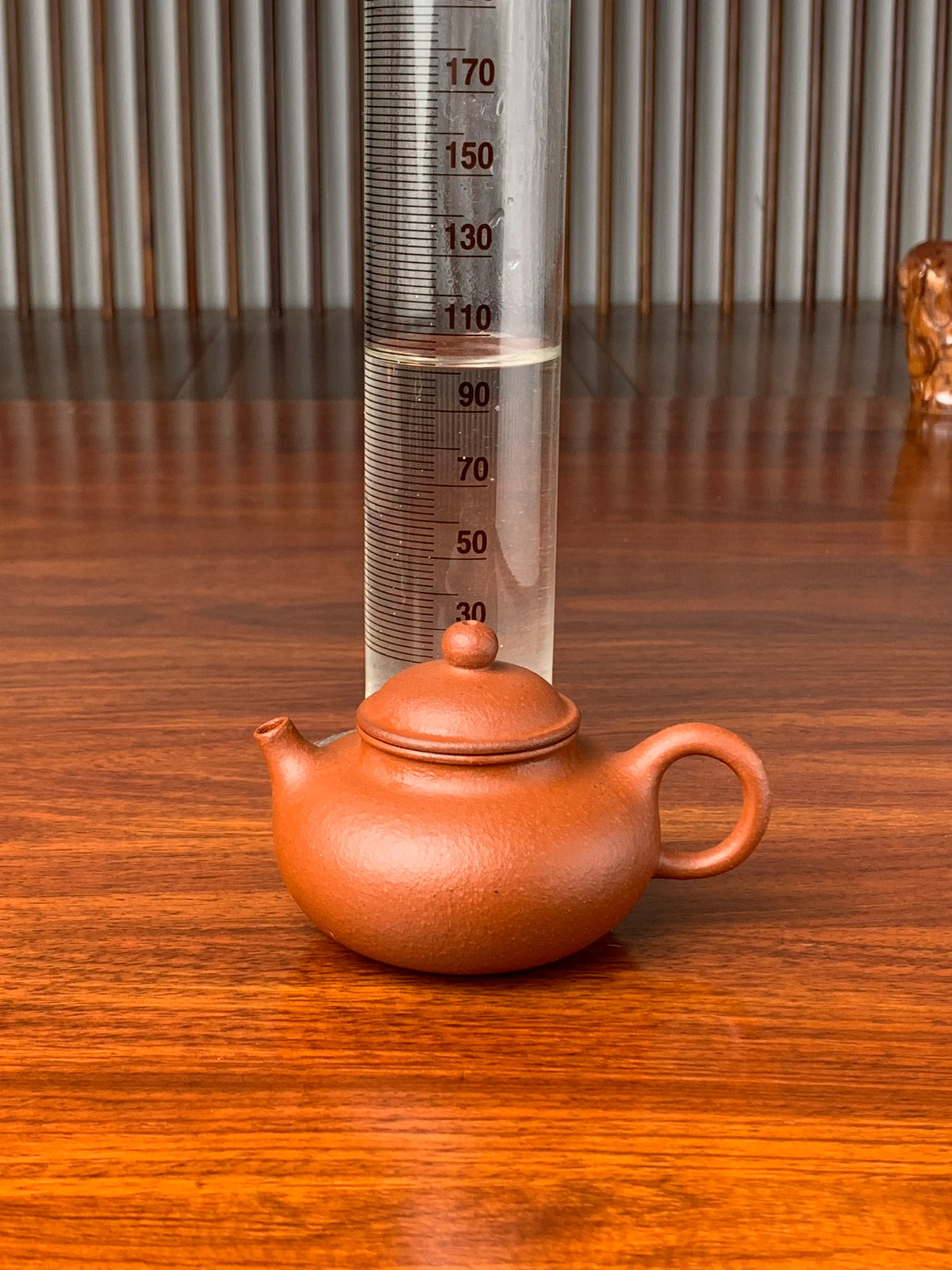 the capacity of the handmade yixing teapot is 102ml