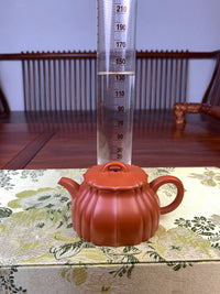 the capacity of the yixing zisha clay teapot is 140ml