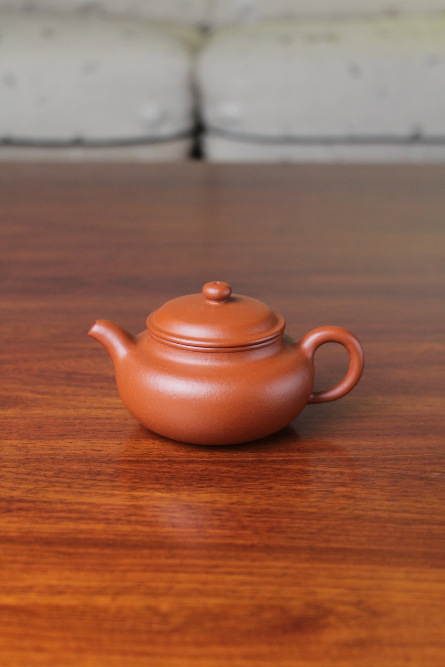 chinese teapot fang gu on the table