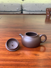 clay teapot handmade named rui details 2