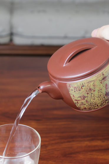 Pour of the Collectible teapot named han wa