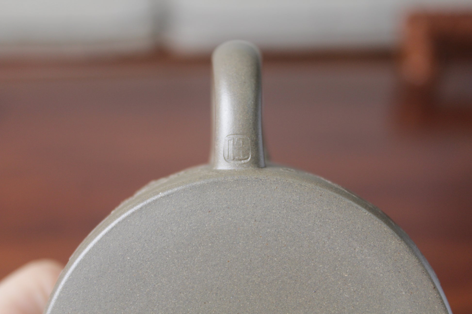Handle mark of the Collectible teapot han wa