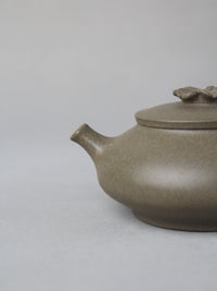 the spout of the collectble teapot named flower