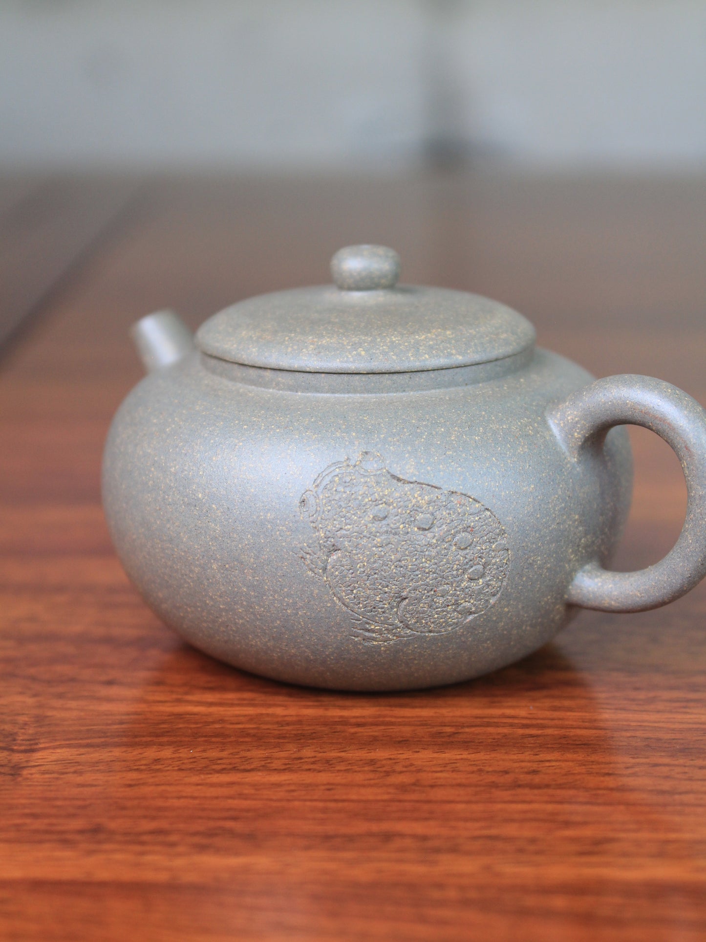 Pattern of the Collectible teapot named toad, handmade by teapot artist