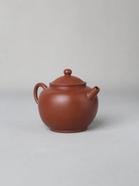 the right view of the collectible Ju Lunzhu teapot